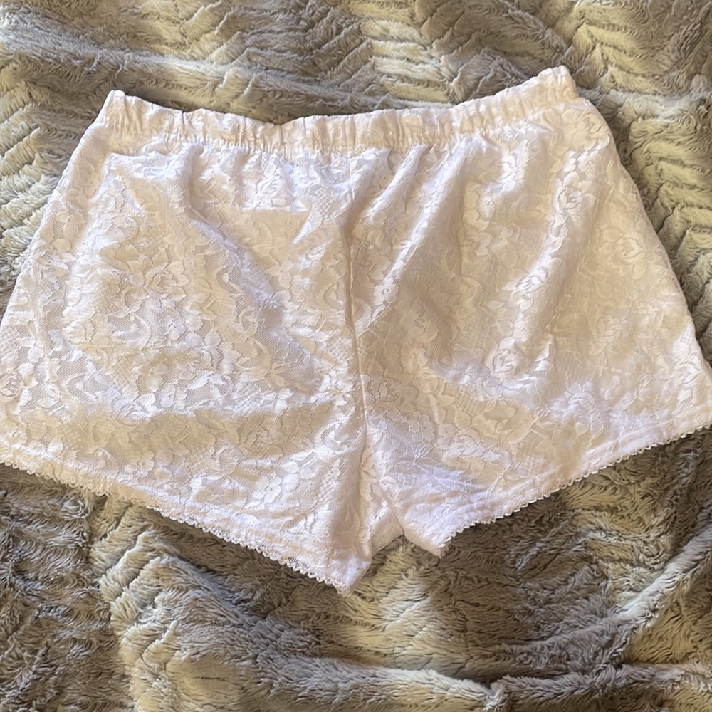 NWOT Bobbie Brooks White Lace Sleep Shorts, Size 1x